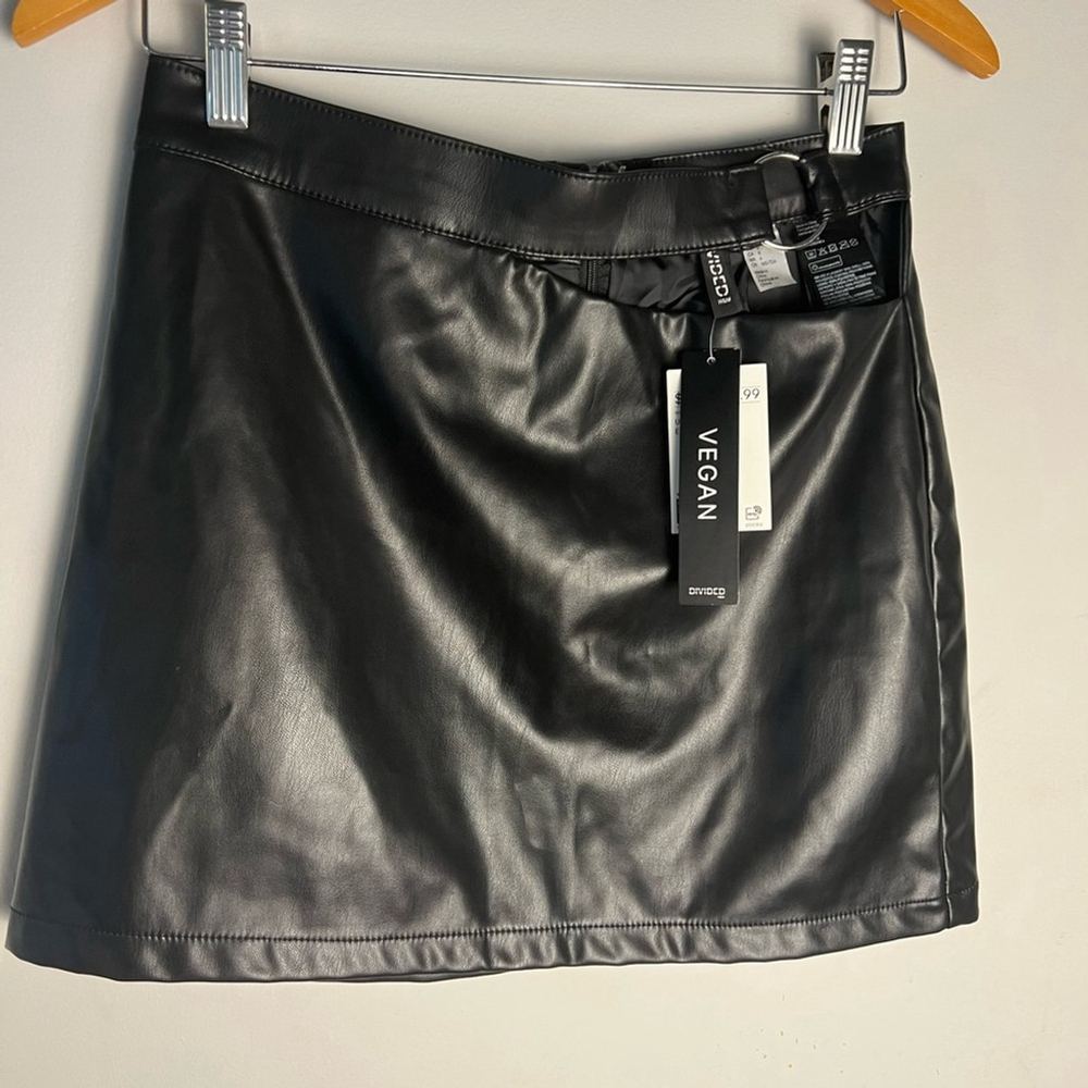 H&M Black Mini Skirt for Night Out Minimalist Modern Gothglam